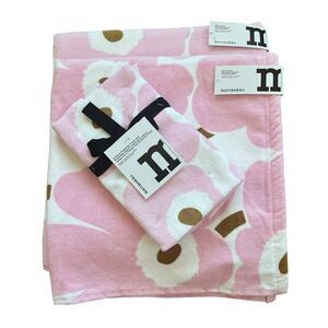 Marimekko Unikko 4 piece Towel Set Pink White Poppy Floral Bath Hand Fingertip